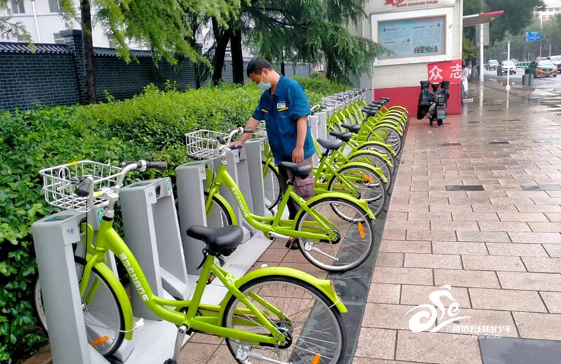 风雨中公共自行车设施平稳运行18