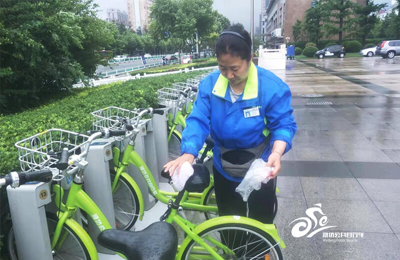 风雨中公共自行车设施平稳运行7