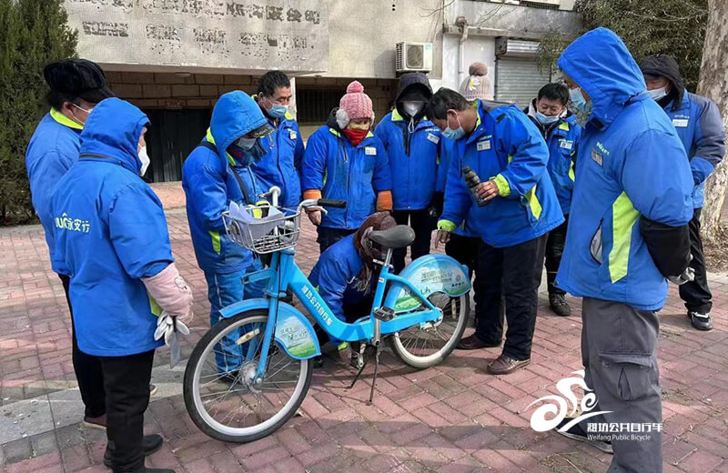 市区公共自行车认真开展安全生产7
