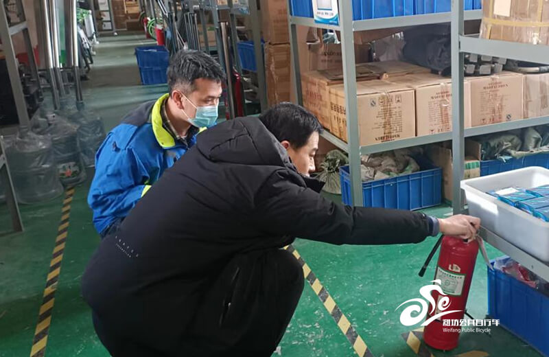 市区公共自行车认真开展安全生产6